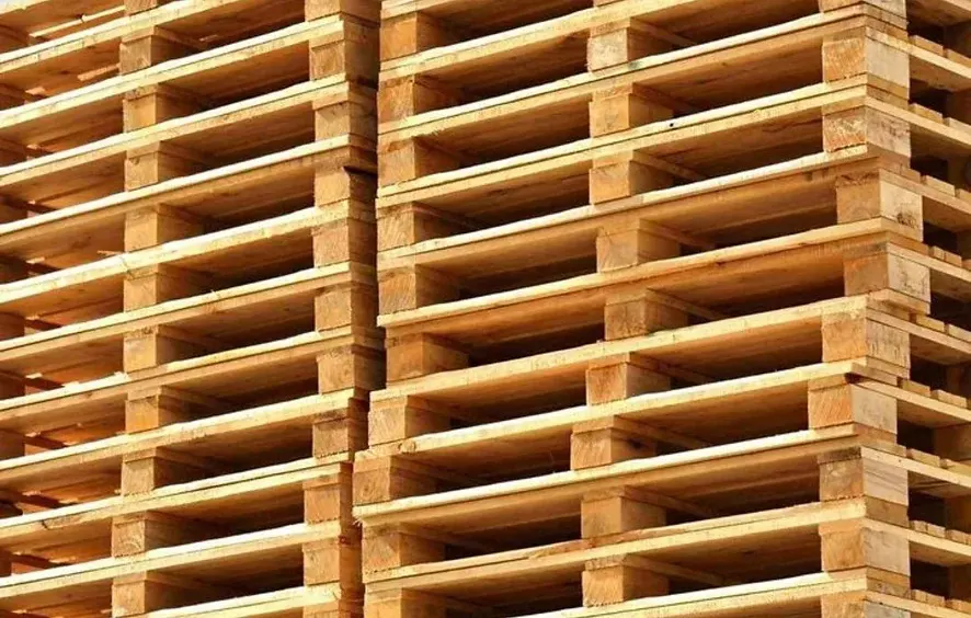 Palette de petite taille et robuste pour marchandises lourdes.